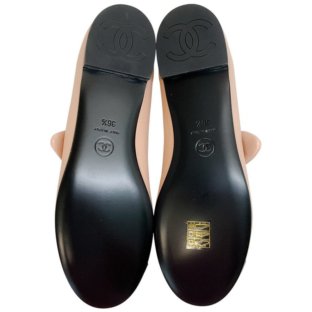 Chanel 2024 Beige / Black Cap Toe Mary Jane Flats - Picture 6 of 6